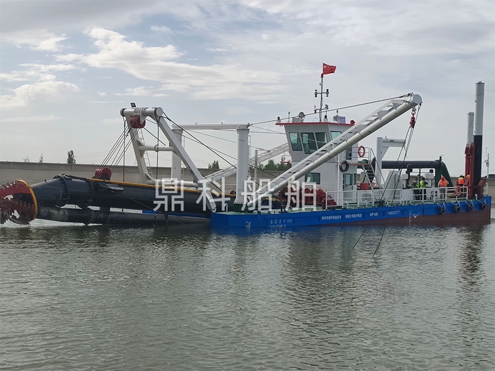 绞吸式挖泥船