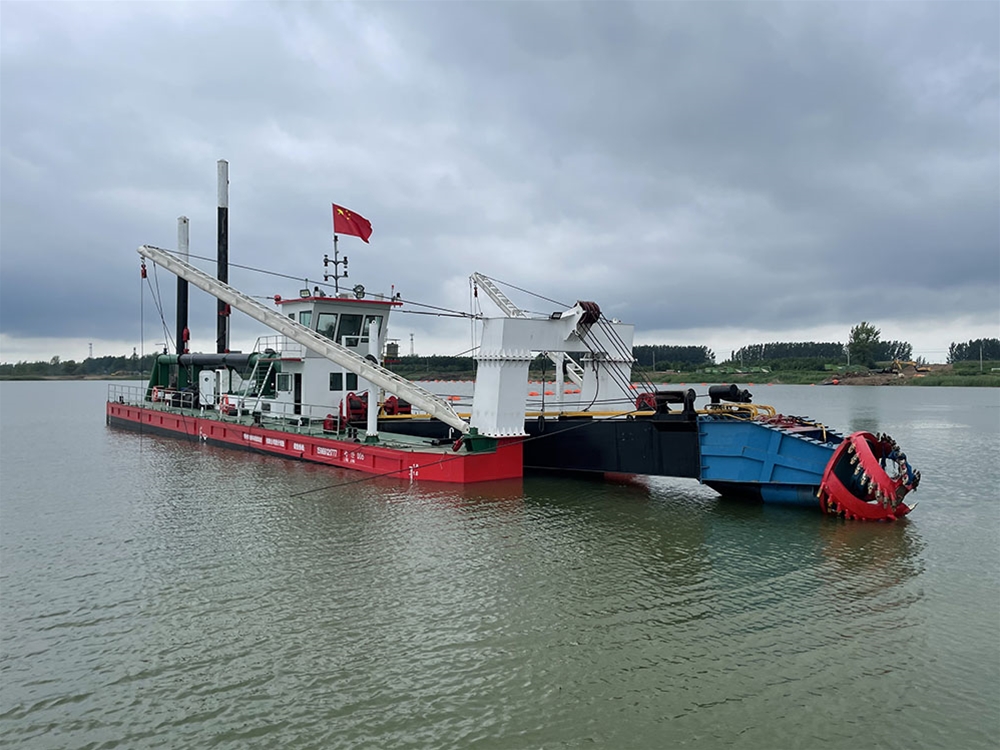 DK-600绞吸式挖泥船